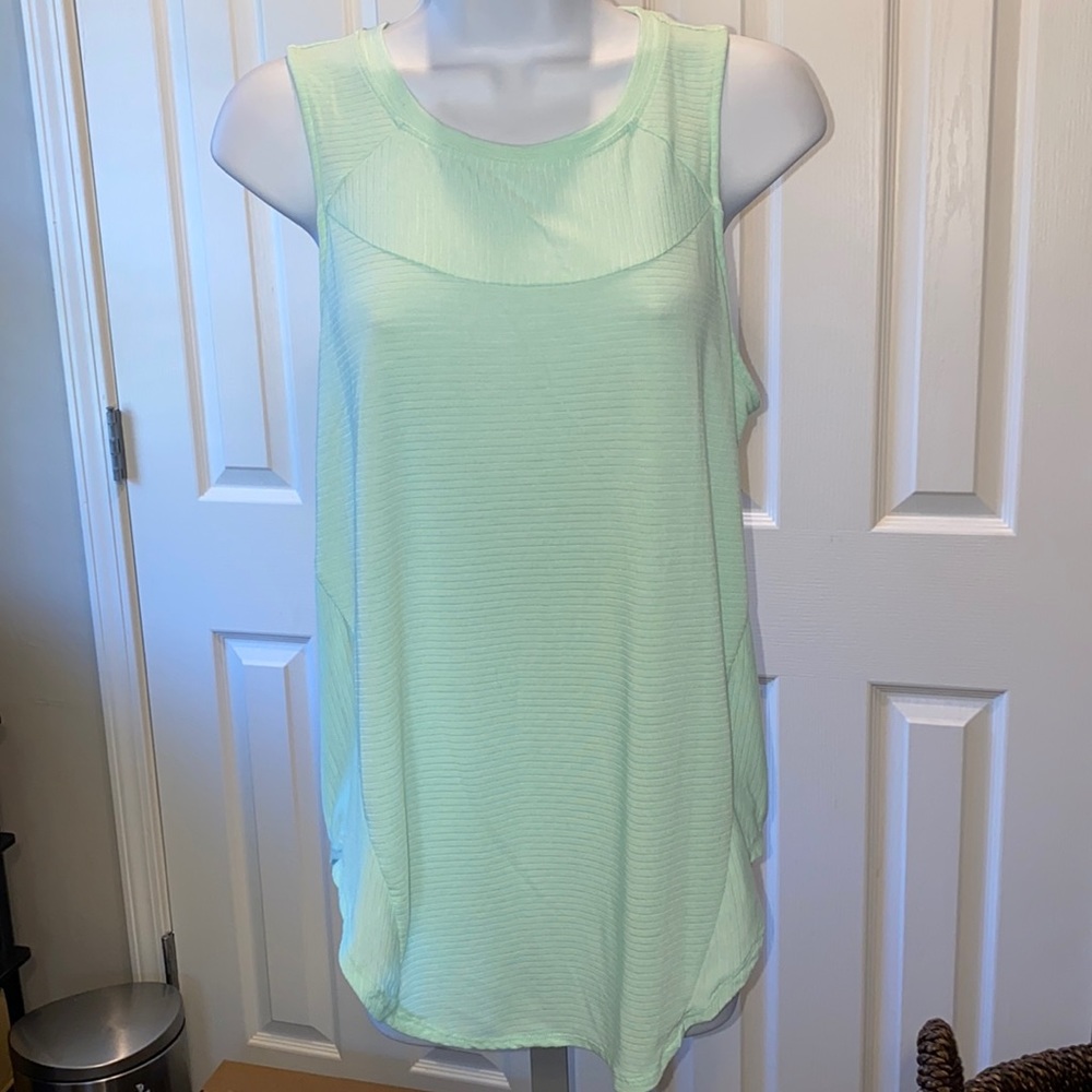 Women’s pale green Xersion , Sz S, sleeveless lightweight tank top ,workout gear